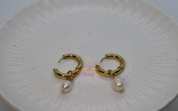 Round Pearl Earrings